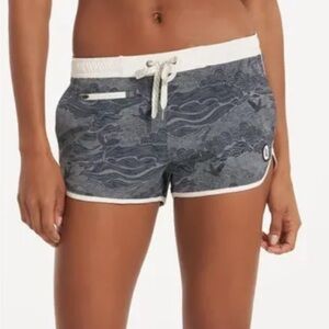 Vuori Women's Tavi Shorts.  Midnight ocean. Size XS